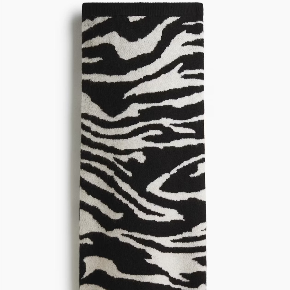 H&M Black and White Zebra Print Skirt - Picture 3 of 3